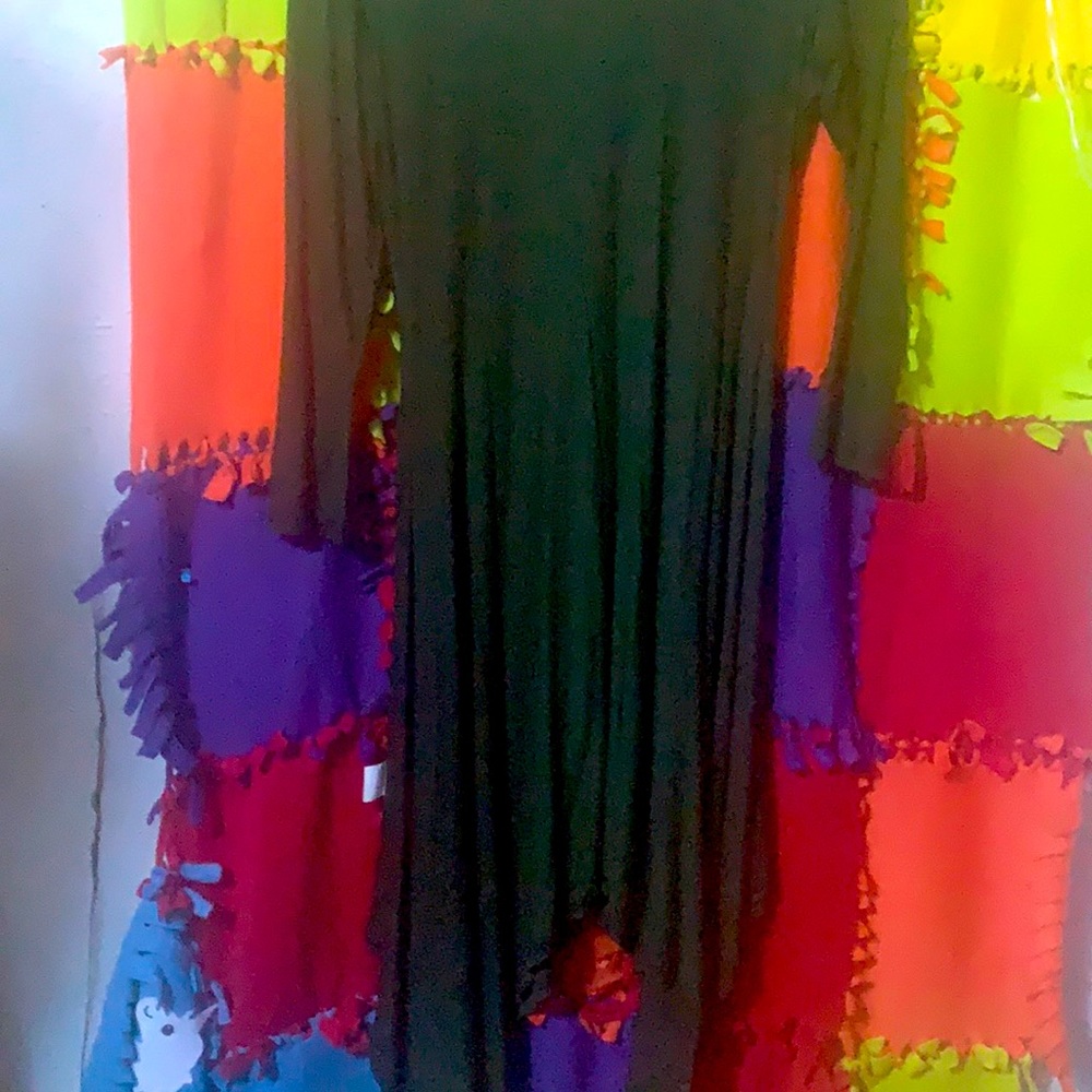 I’m selling a dark green dress